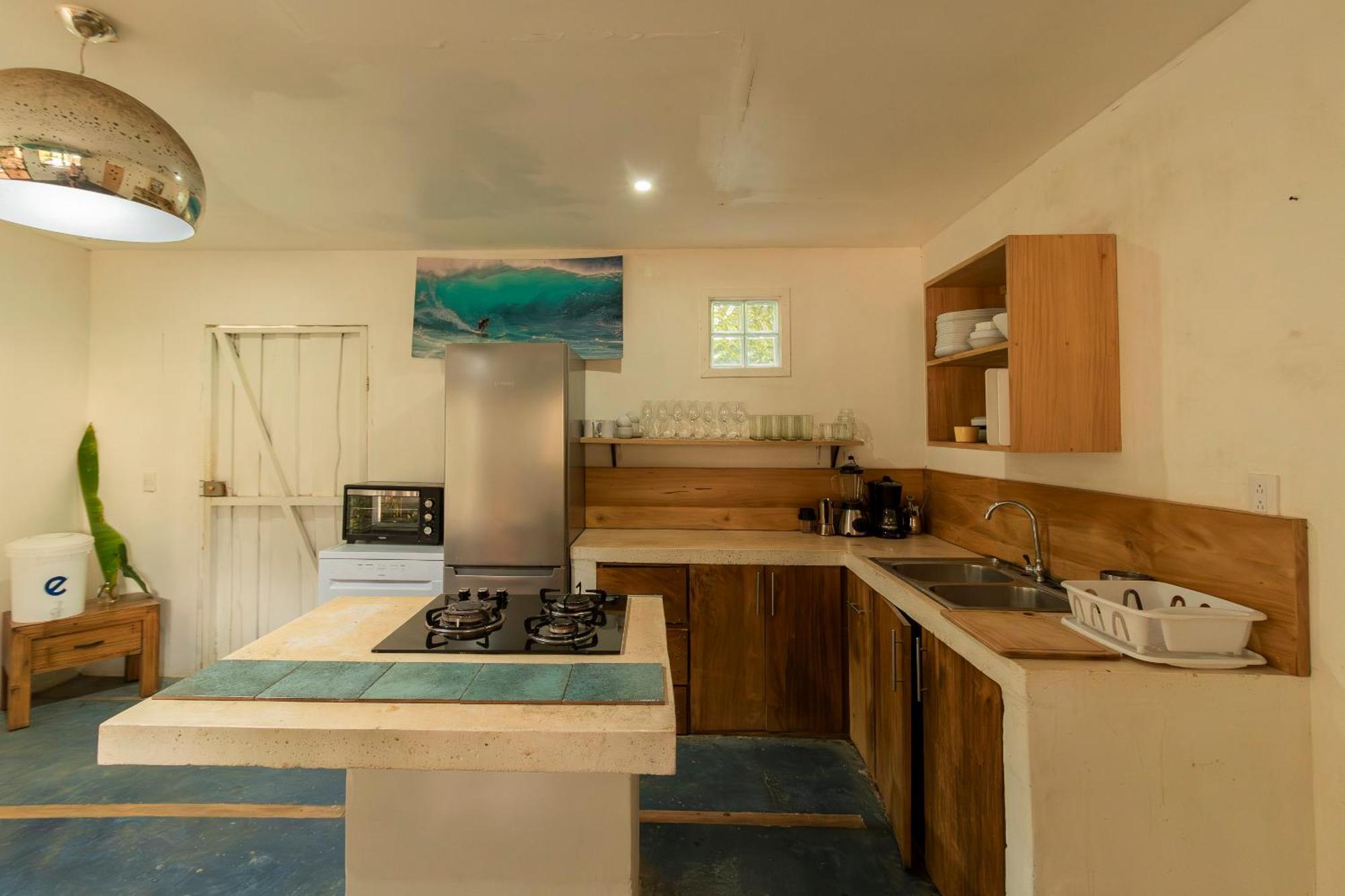 La Sana Surf Hotel, New Management, Few Mn Drive To The Beach Playa Santa Teresa  Buitenkant foto
